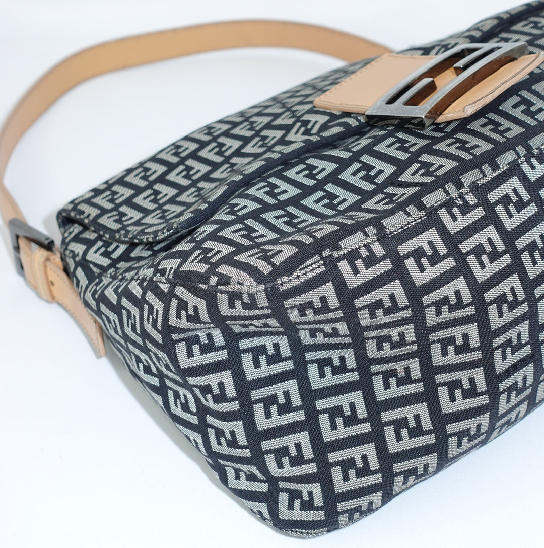 Fendi Mamma Black Baguette