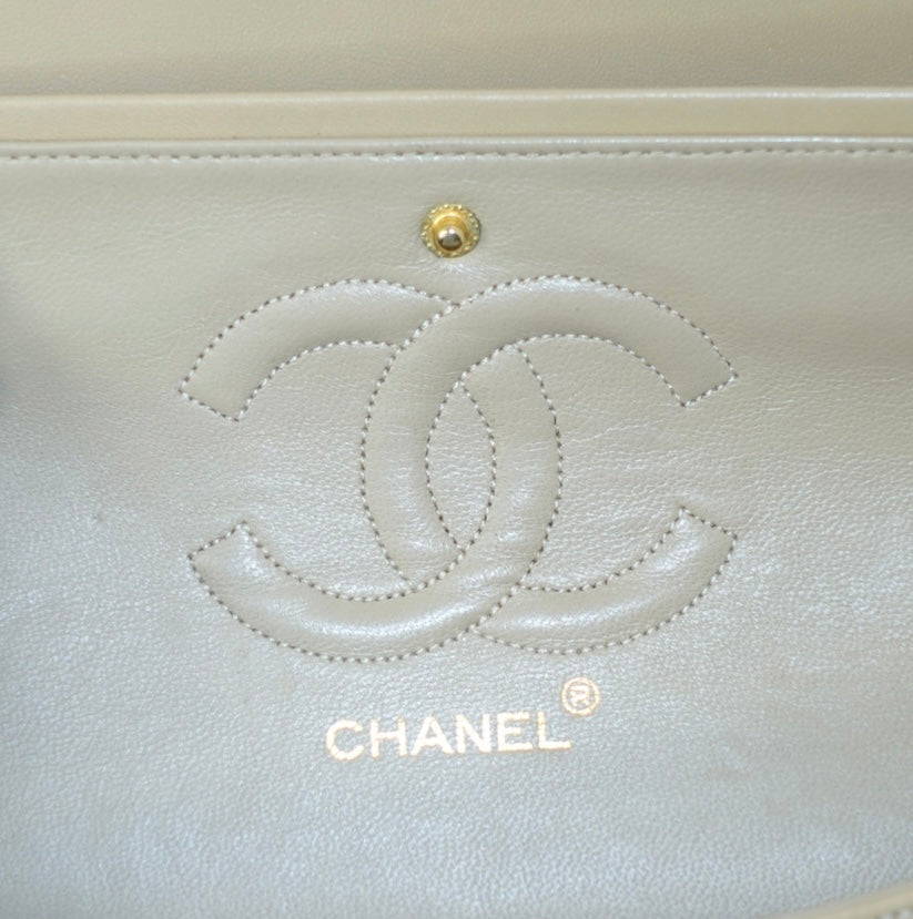 Chanel Timeless 25 Beige