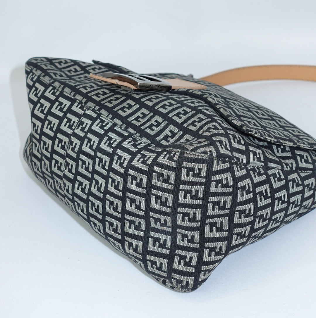 Fendi Mamma Black Baguette