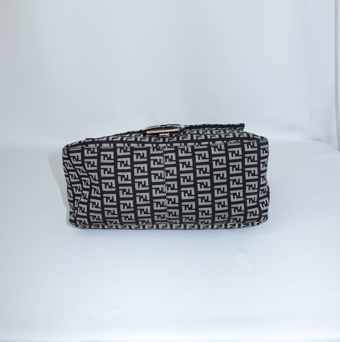 Fendi Mamma Black Baguette