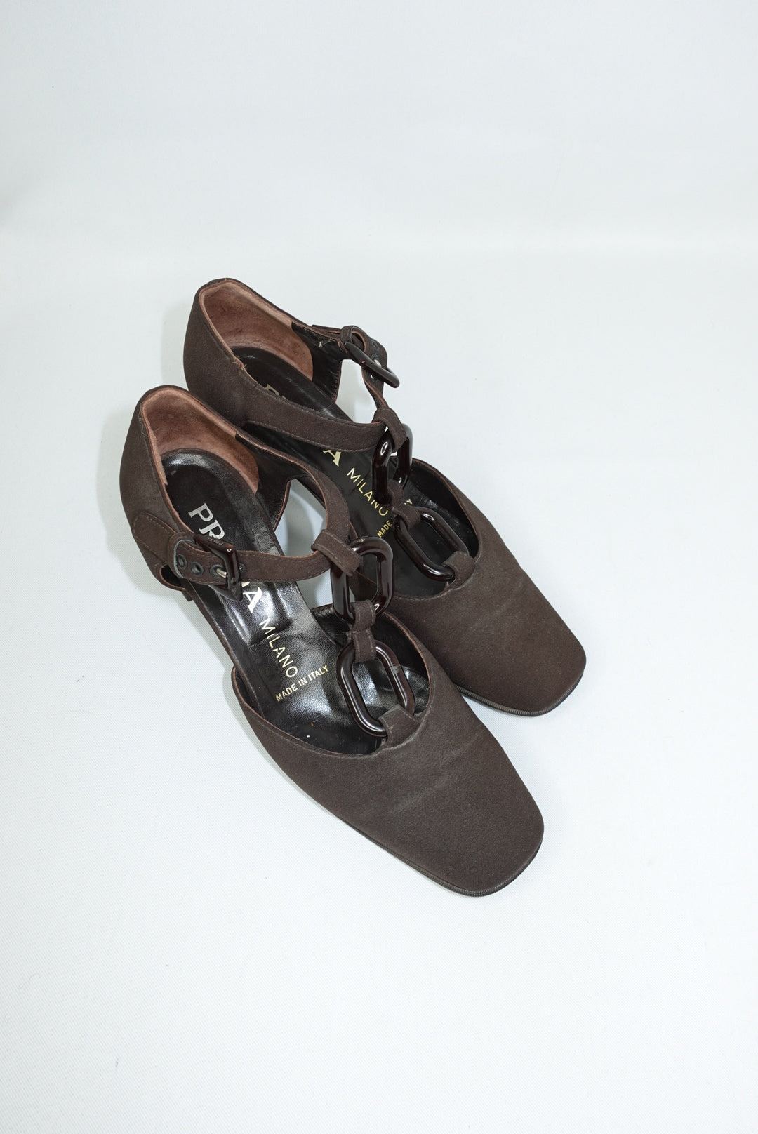 Décolleté vintage in tessuto tecnico marrone Prada