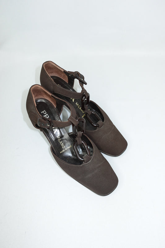 Décolleté vintage in tessuto tecnico marrone Prada