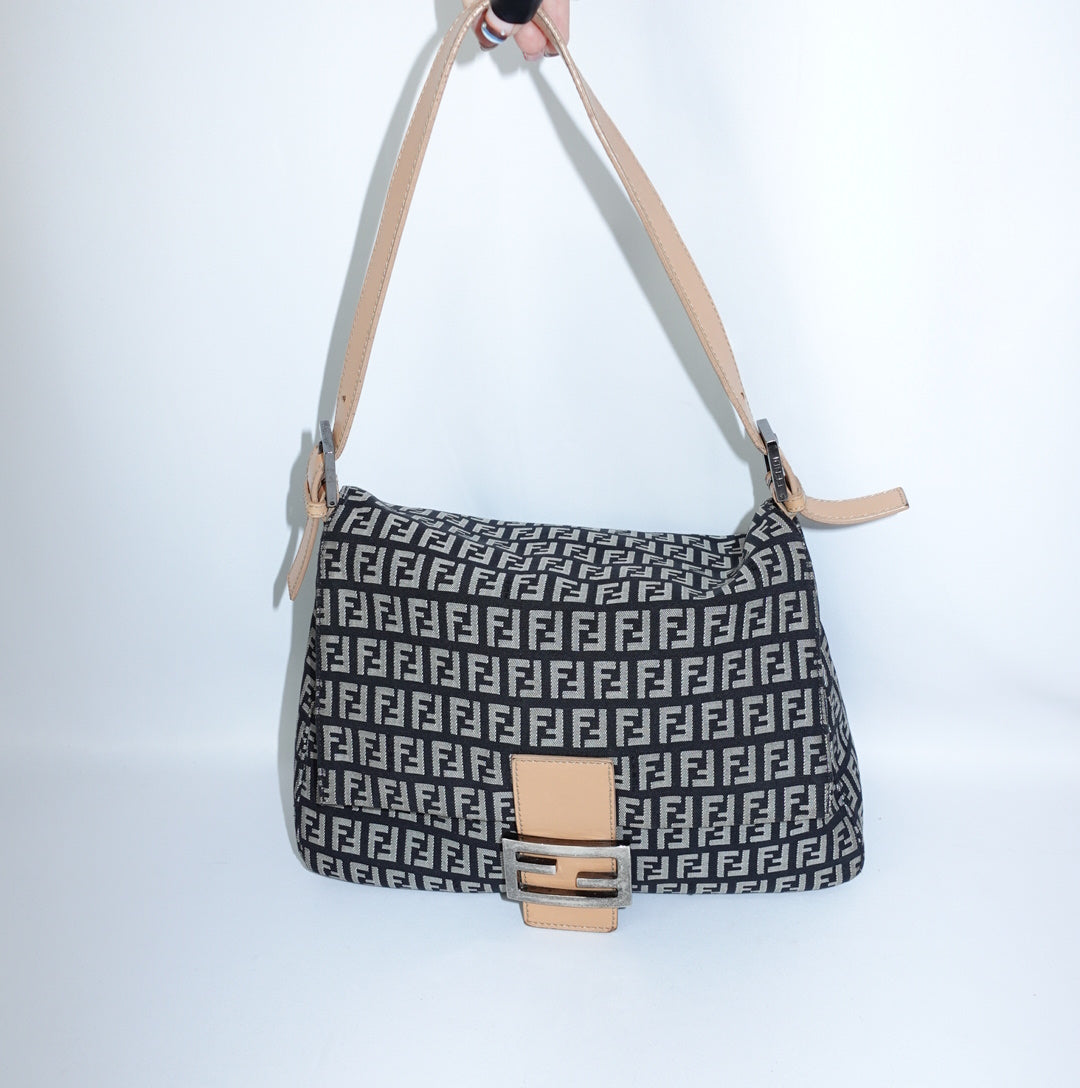Fendi Mamma Black Baguette