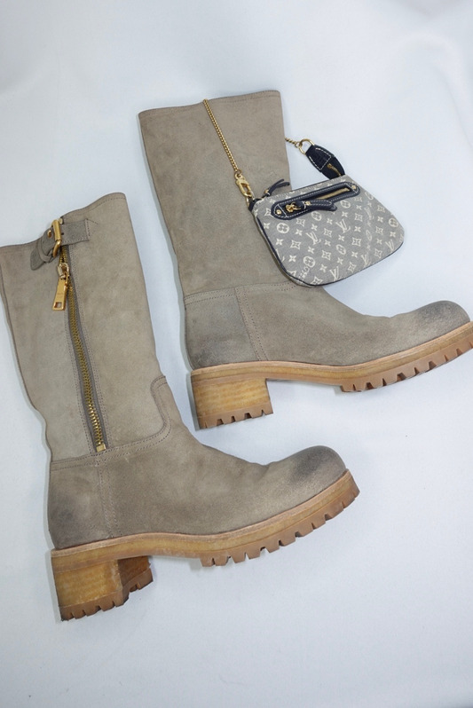 048. Prada Grey Suede Boots 38.5