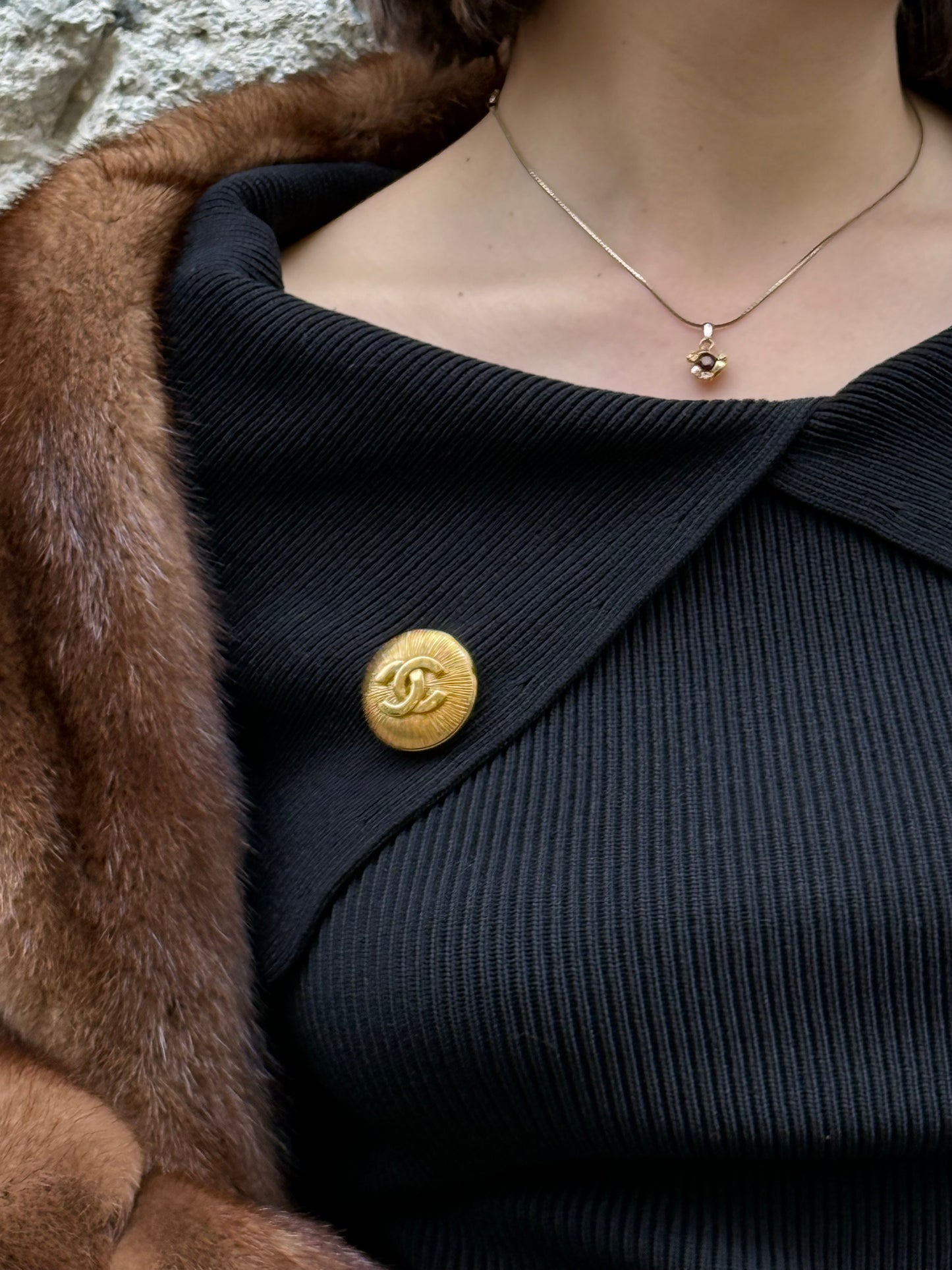 Chanel Vintage Round CC Logo Gold-Tone Brooch