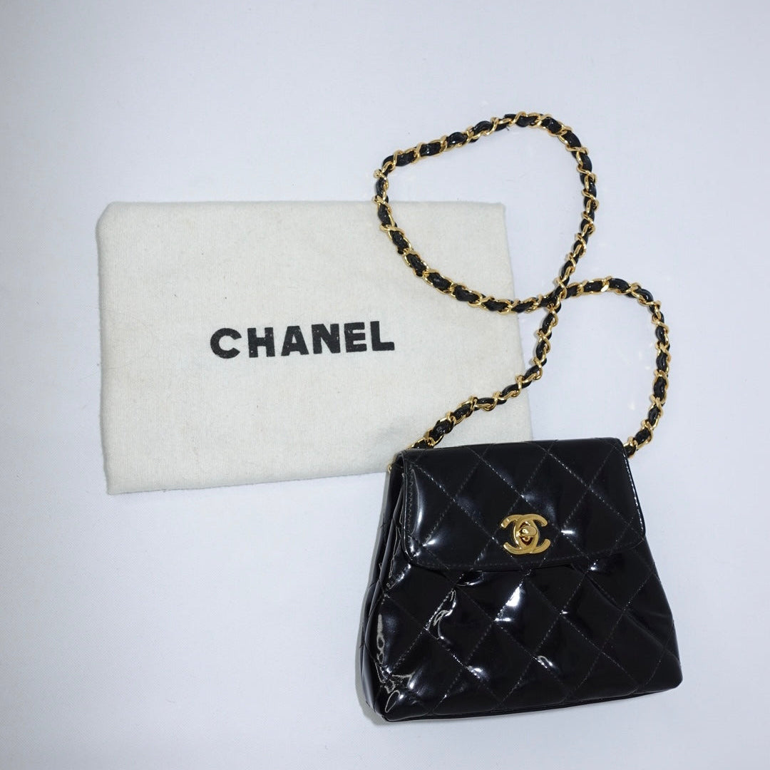 chanel cc logo belt bag patent leather
