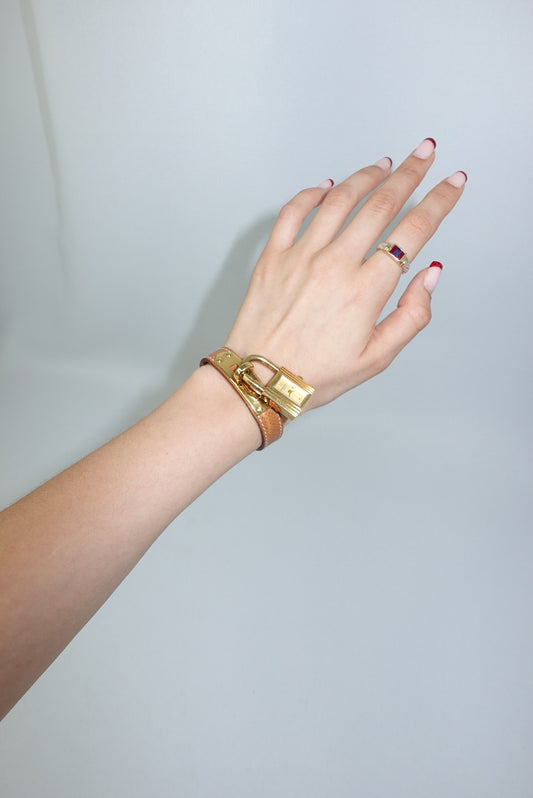 092. Hermès Kelly Vintage Watch with Camel Strap