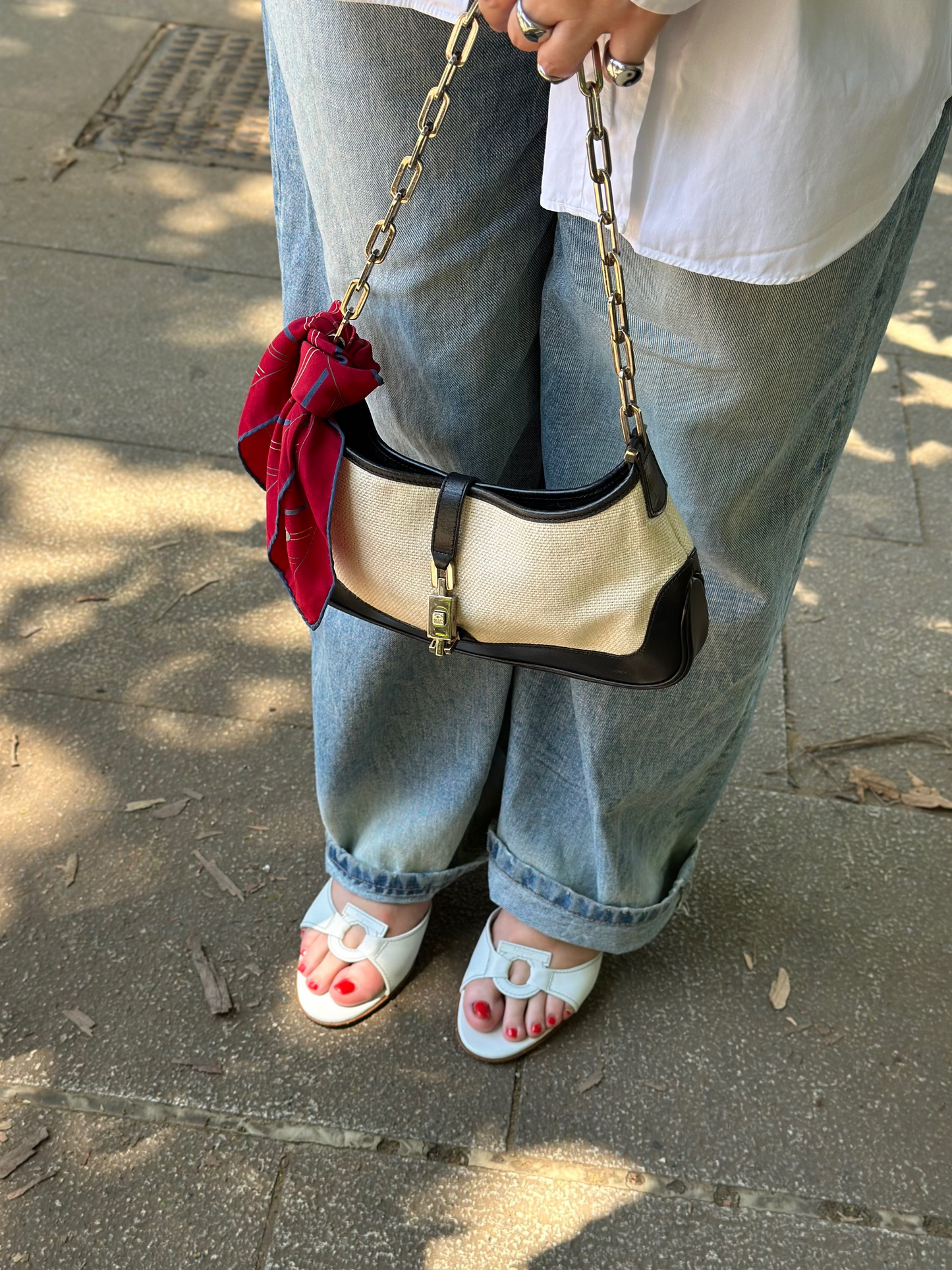 026. Ferragamo White Leather Mules 39