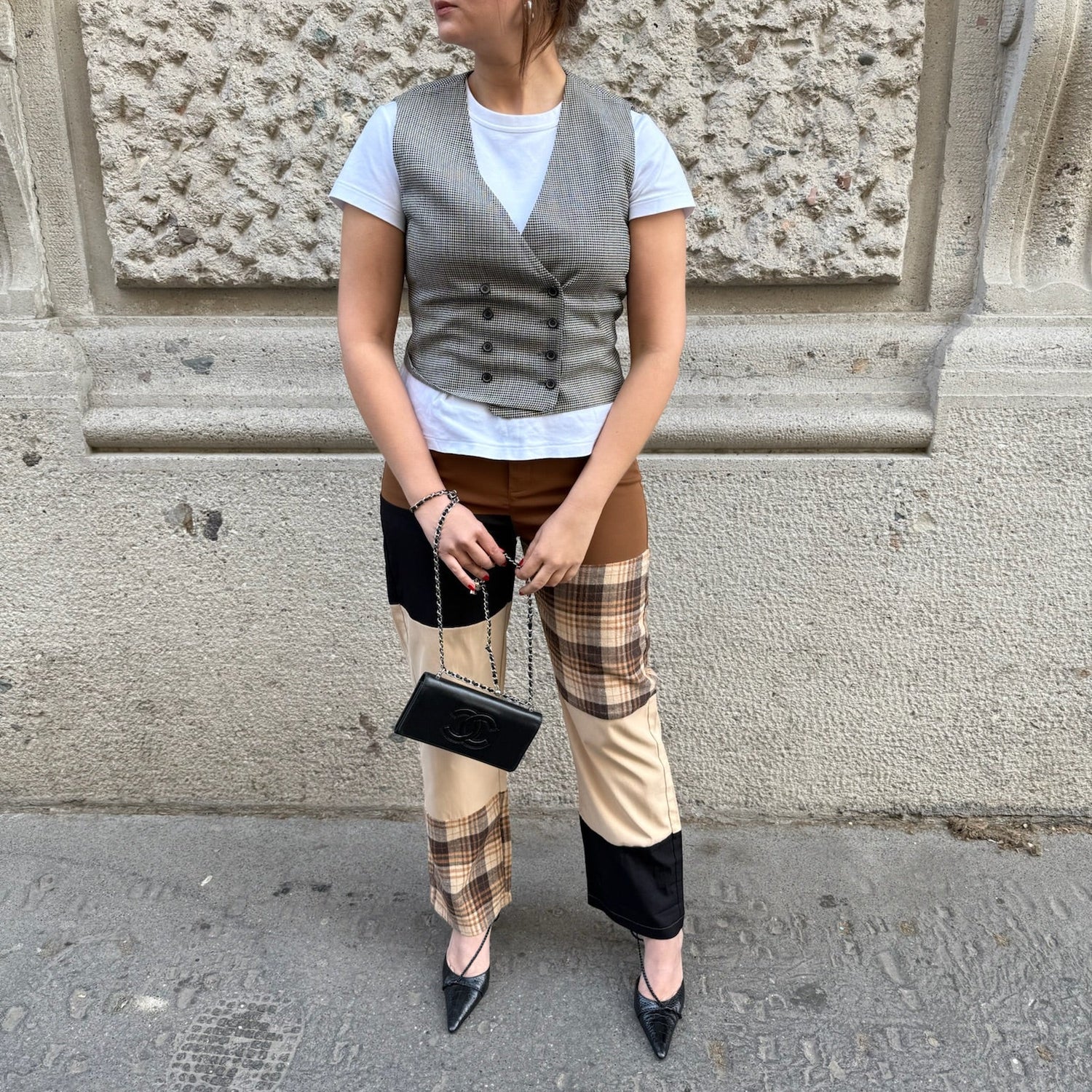 Pantaloni vintage a toppe marroni, beige e neri